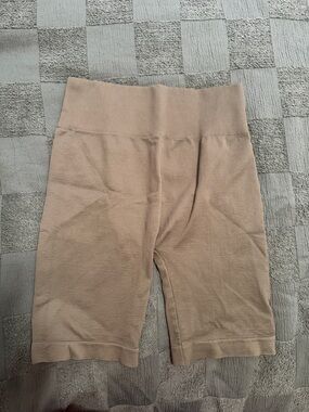 High-Rise Ribbed Bike Shorts in Green